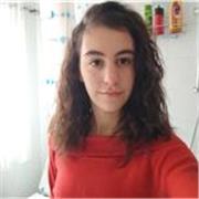 Studente Universitaria con certificazione PET e FIRST di inglese