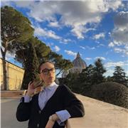 Studentessa universitaria offre lezioni e aiuto compiti online per ragazzi di medie ed elementari