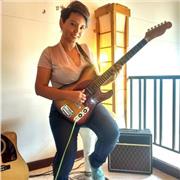 Soy músico profesional, enseño guitarra electrica y acústica, para estudiantes de todas las edades, de forma personalizada, práctica y sencilla. Te enseñaré armonía y gramática musical de acuerdo cona intereses