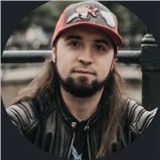 Docente di Lingue impartisce lezioni di inglese e italiano per stranieri