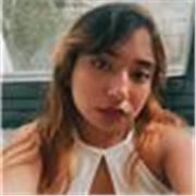 Tengo nivel avanzado en Inglés al haberlo estudiado durante 13 años en una institución bilingüe con convenio con Cambridge y, posteriormente, haber cursado la especialidad de Inglés como major en la carrera Literatura General y Comparada, durante 4 años