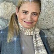 Ex comissária da Air France, Get Hotéis Marriott, ensino cursos de vendas e serviço ao cliente em inglês, Francês, Espanhol