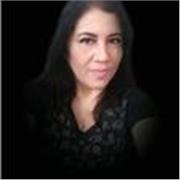 Profesora que imparte clsesa niños de todas las edades