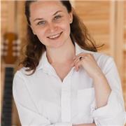Profesora de ruso, español e inglés (CBT): metodología comunicativa y soporte psicológico