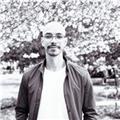 Hırslı ve yeni şeyler öğrenmeye açık bir insanım, çocuk ve yetişkin öğrenci online ve sınıf içi 4 yıl ders deneyimim var.