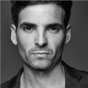 Un amante del cine. Más de 10 años de experiencia en rodajes y teatro.