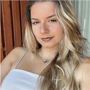 Étudiante donne cours de soutien scolaire pour primaire et collège toutes matières