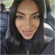 Me defino como una persona responsable, paciente, cercana y creativa. 