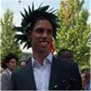 Laureato magistrale in finanza con massimi voti e con due anni di esperienza lavorativa, impartisce lezioni di economia/matematica