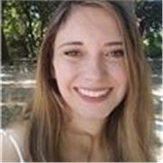 Hola, soy profesora de inglés y español, con experiencia de más de 10 años como profesora de inglés y español y apasionada de los idiomas. Mi orgullo más grande es haber formado una familia bilingüe que hace mi vida diaria una inmersión lingüística de lo 