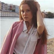 Studentessa universitaria al secondo anno del corso di Chimica