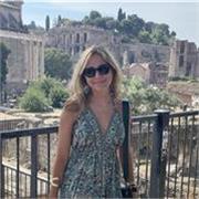 Estudiante de ingeniería (ICAI) con C1 Cambridge. Doy clases online de inglés: conversación, gramática y preparación de exámenes.