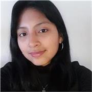 Profesora de ingles imparte clases a niños