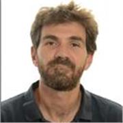 Profesor de inglés, historia y relaciones internacionales con amplia experiencia en entornos bilingües.
