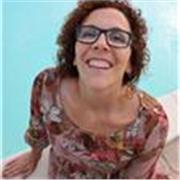 Docente di inglese laureata in lingue e letterature straniere con esperienza ultradecennale. Lezioni online!