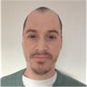 Professeur d'anglais avec 10 ans d'expérience offre des cours particuliers en ligne d'anglais pour enfants et adultes.
