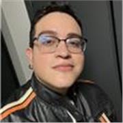 Profesor de baile con 8 años de experiencia en clases impartidas a niños, jóvenes, adultos y empresas.