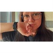 Profesora de apoyo en Historia, así como en idiomas (Francés e Inglés)