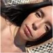 Me defino como una persona resolutiva y dinámica a la hora de dar las clases. Me gusta que los niños aprendan desde una perspectiva dinámica combinada con disciplina, pero no solo de una forma rutinaria y convencional.