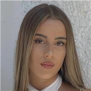 Hola mi nombre es Sara, soy una persona constante y paciente, me considero rápida a la hora del aprendizaje, y me encantaría transmitirlo.
Ofrezco clases a chicos de infantil y primaria, donde es importante adquirir la base que luego nos servirá en cursos