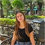 Maestra y amante de Química, con 4 años de experiencia