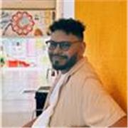 Professor de Filosofia com paixão pelo ensino e pela formação crítica. Experiência em conduzir reflexões sobre ética, política etc