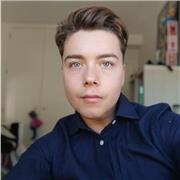 Estudiante de economía , con 2 años de estudios de ingeniería como base para matemáticas