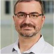 Biologielehrer und Nachhilfelehrer in Englisch oder Ungarisch (bissen Deutsch), von der Volkschule bis Universität