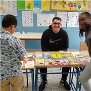 Soy una persona paciente y que sabe escuchar. Me adapto a diferentes situaciones sin problemas. 
Mi objetivo es centrarme en alumnos de primaria, ya que actualmente me encuentro en el 4 año de la carrera de Educación Primaria.