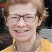 I give online English lessons from beginners to advanced.