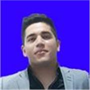 Profesor de literatura, inglés y ciencias para servirle a estudiantes de bachillerato y universitarios
