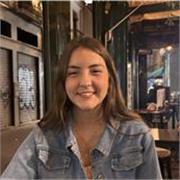 Profesora poseedora de varios títulos oficiales de idiomas entre ellos c1 de inglés. Adaptable a cualquier nivel y necesidad