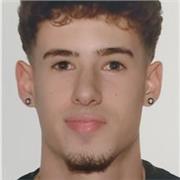 Entrenador personal que imparte clases a personas de cualquier edad, primera clase gratuita