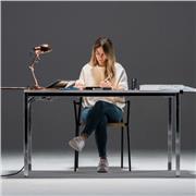 Designer graphique de profession. Ayant pris 10 ans de cours de dessin, donne cours de dessin en ligne à domicile.