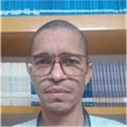 Aulas de português presenciais e online para alunos do fundamental II e médio