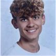 Mathe-Tutor, der von der 1 bis zur 7 Klasse Mathe unterrichtet.