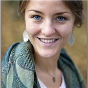 Vous avez besoin d'un soutien dans une matière ? Diplômée en langues et communication, je suis là pour vous aider !