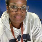 Je suis Franco Americaine et professeur d’anglais sous forme de conversation pour ameliorer votre anglais grâce à des exercices