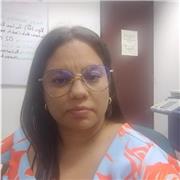 Profesora de Estadística, para estudiantes de primeros semestres universitarios, así cómo, estudiantes de bachillerato