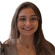 Maestra de educación primaria y de inglés graduada en la Universidad de Sevilla y con máster en didáctica de la lengua y literatur