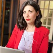 sono Elena e sono laureata in lettere moderne. Con questo annuncio mi metto a disposizione per impartire lezioni private (sia in presenza che online) a bambini e ragazzi di scuole elementari, medie e superiori in ITALIANO, STORIA, GEOGRAFIA e STORIA DELL'