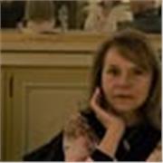 Professeur agrégé de Lettres, retraitée de peux donner des cours de français à distance.