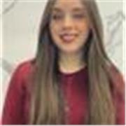 Maestra de inglés para niños de infantil. 
Dispongo de un nivel B2 Cambridge. 