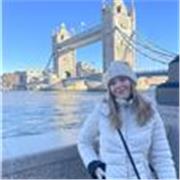 soy estudiante de bachillerato, doy clases de mates a primaria y ESO. Mi objetivo es ganar confianza y explicar claramente y pacie