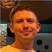 Native English speaker with background in AI and Law