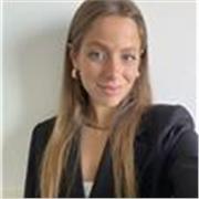 Estudiante universitaria de psicología, ofrece clases particulares o en grupo, especialmente de inglés, castellano, catalán y francés. También ofrezco técnicas de estudio para reforzar otras materias.  