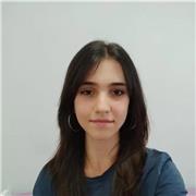 Estudiante que actualmente está cursando el bachillerato social y busca una pequeña fuente de ingresos.