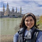 An English teacher with more than 5 years of experience teaching from kids to adults