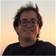 Docente con grado en Filologia imparte clases de latin a los mas necesitados