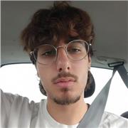 Studente all'ultimo anno di ingegneria informatica per lezioni di informatica, fisica e matematica